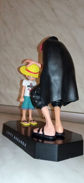 One piece Luffy and Shanks екшън фигури