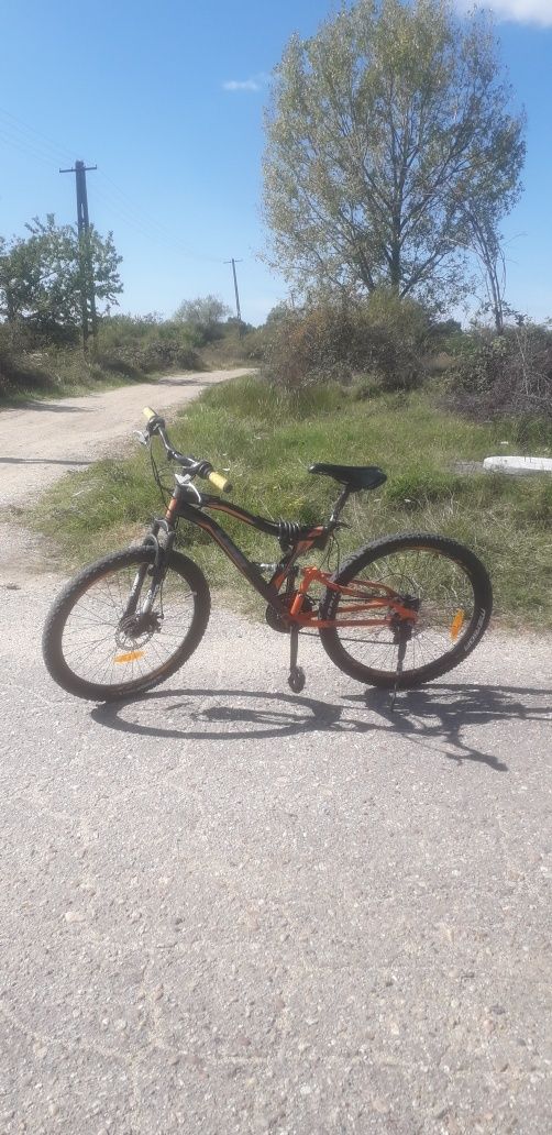 Bicicleta MTB full suspension