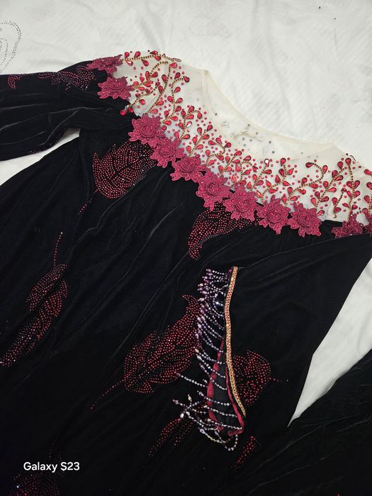 Ayollar uchun to'y va bazmlar uchun libos