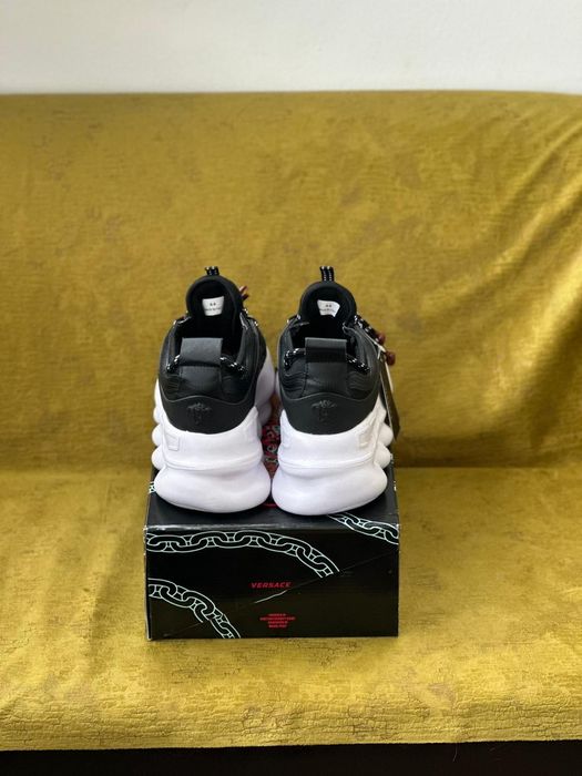 Versace Chain Reaction / 40, 41