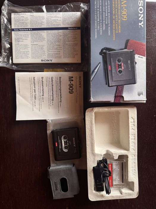 Sony Microcassette-Corder M-909