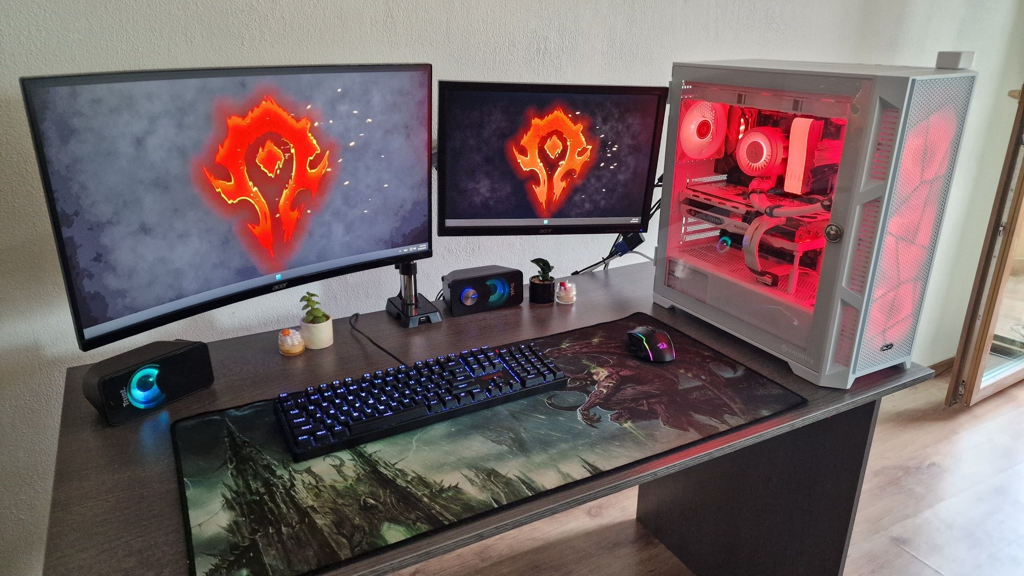 Геймърдки компютър Ryzen 7 5700X3D, RX 7800XT, 32GB