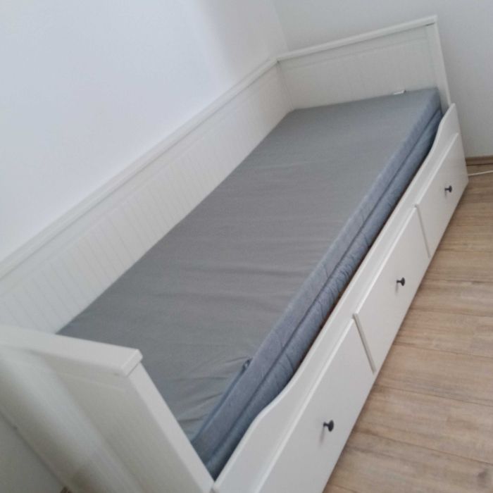 Divan Ikea,160/200,are inclus și 2 saltele 80/200.Stare impecabilă.
