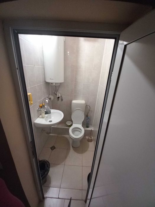 Дава се под наем Магазин в Бургас, Меден рудник - зона Г - 70 кв.м за 200 € - Снимка #2