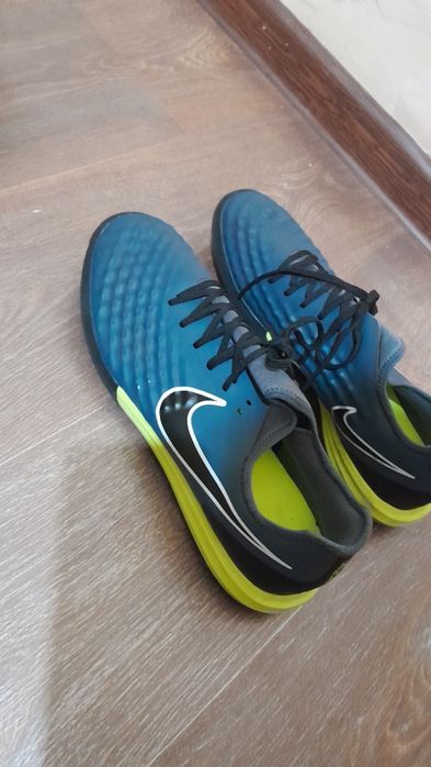 Sarakanoshka sotiladi nike