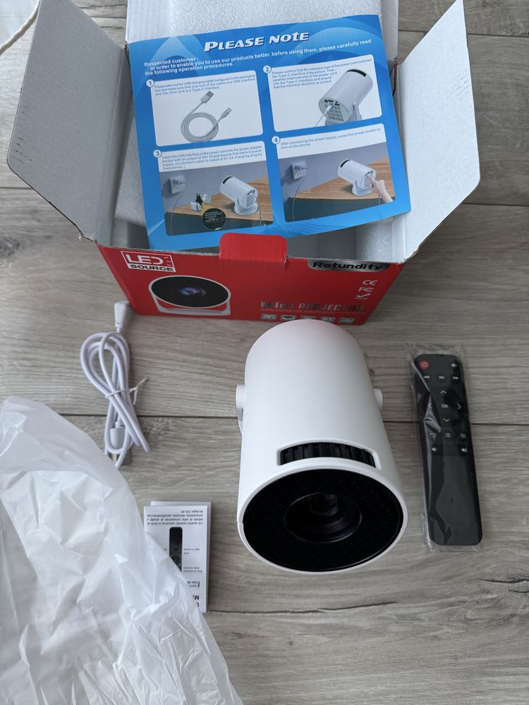 Video Proiector portabil cu wi-fi wireless alb, nou, la cutie!