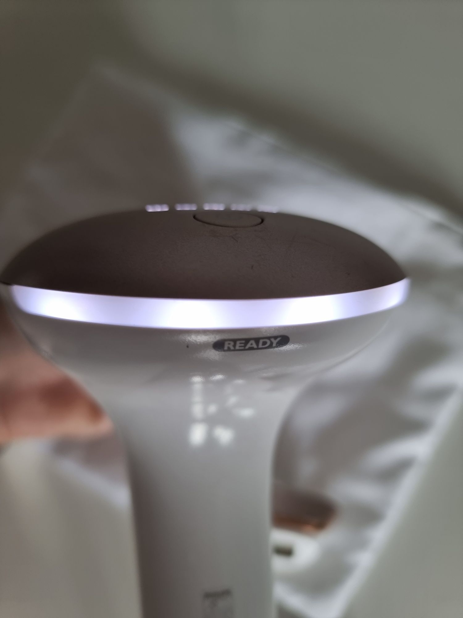 Фотоепилатор Philips Lumea