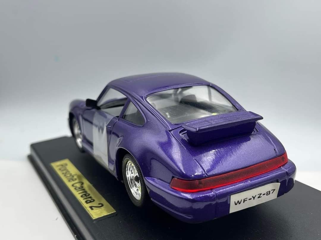 Macheta veche 1:24 Porsche Carrera 2