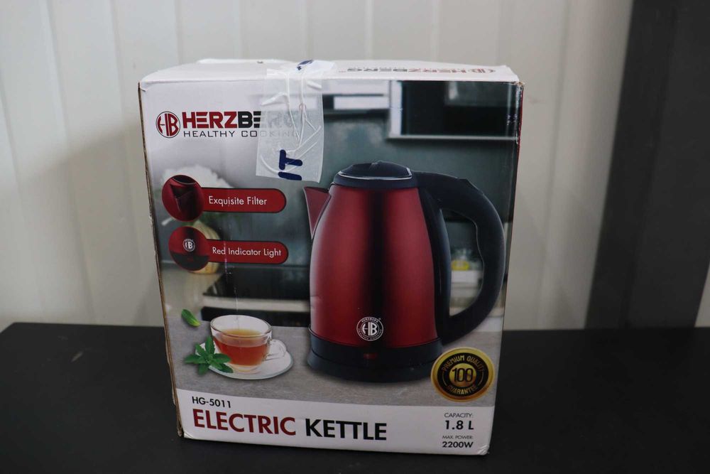 Електрическа кана Herzberg 1,8 L