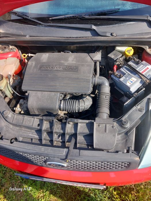 Vand ford Fiesta 2003 pentru piese
