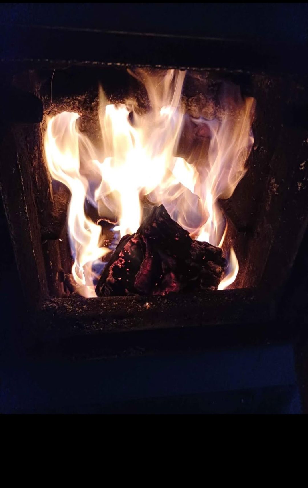 Centrala din fonta,, perfecta fara defecte,pe lemn și carbune 35kw-40k