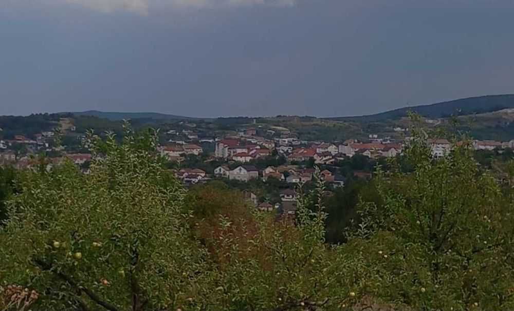 Teren intravilan ⁸de vanzare