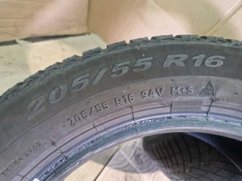 2 Pirelli R16 205/55/ All -Season Tires Dot1122