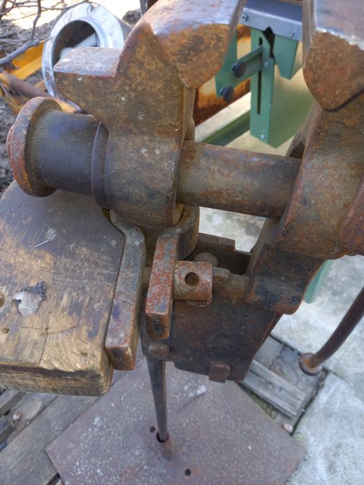 Menghina foarte veche