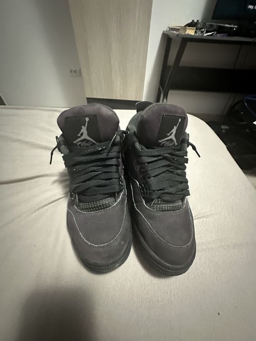Jordan 4 black cat
