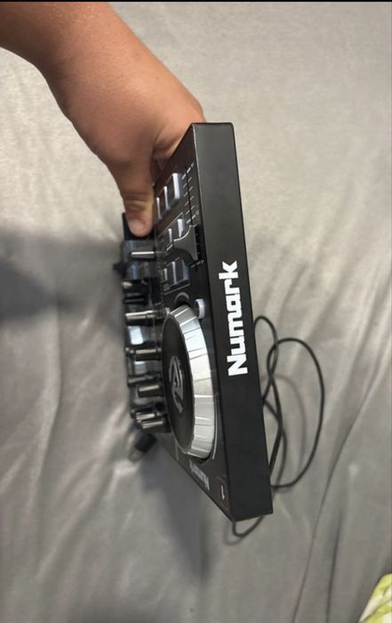 Vand mixer Numark de incepatori