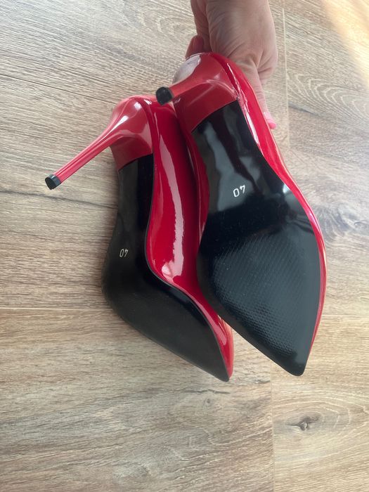 Дамски обувки с ток