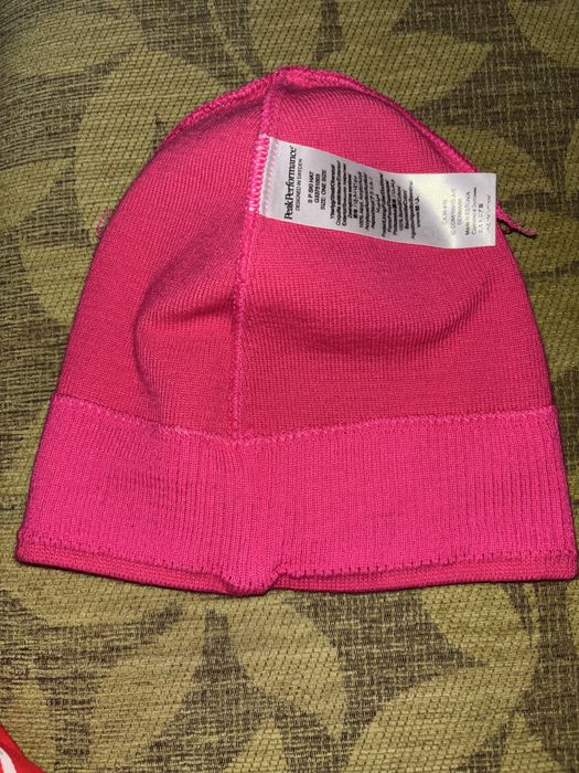 Зимна шапка Peak Performance