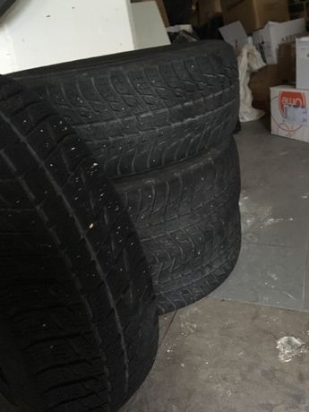Зимни гуми Nokian 215/60/R17 упорребявани