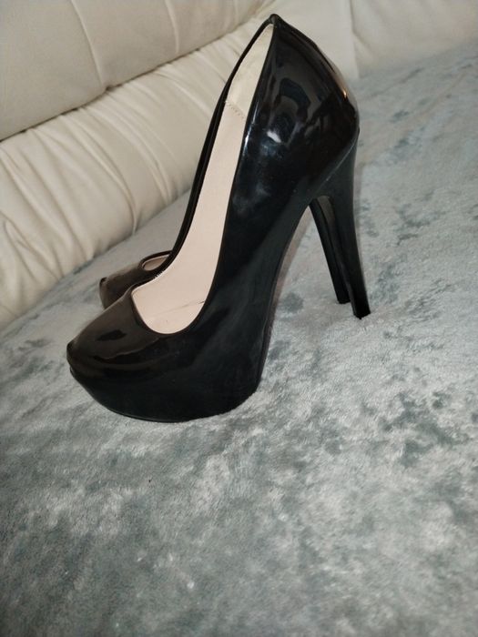 Pantofi cu toc marimea 35