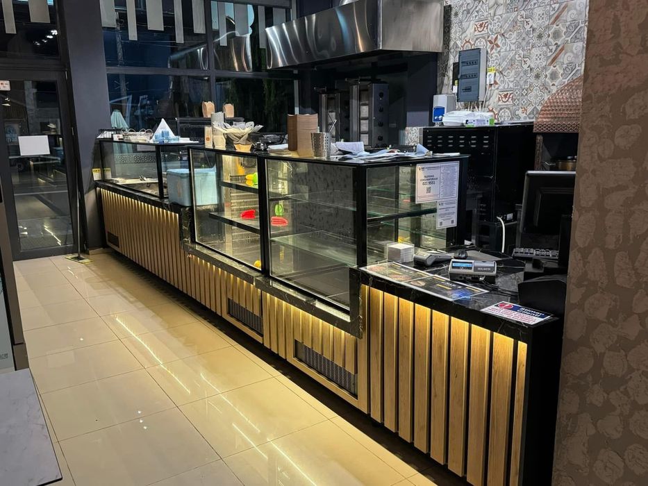 Vand vitrina restaurnt