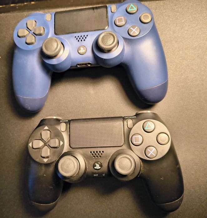 PS4 PRO 4K 1Tb + 2 controllers