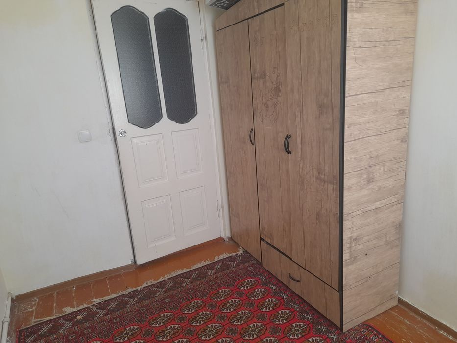Samarkanskiy dunyotextilni orqa tomonida 3 xona 3 etaj