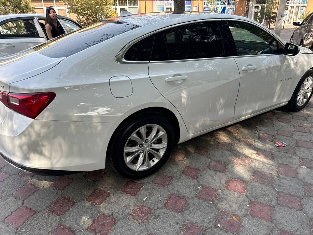 Malibu 2 turbo , 117000km yurgan sirochni.