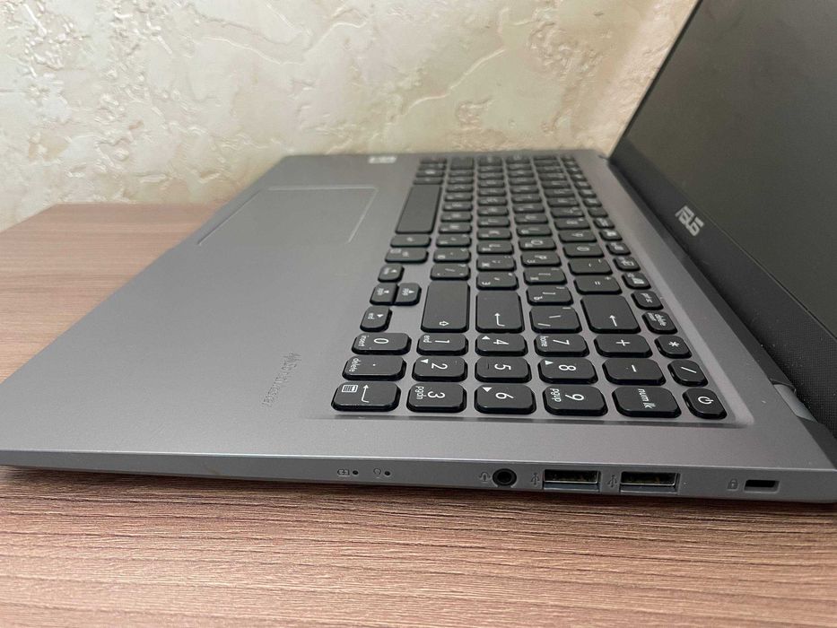 Asus X515 /Core i3-10110u/8Gb Ram/256Gb ssd m2/intel Uhd Graphics/