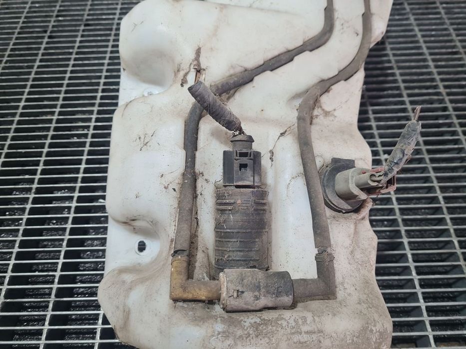 Vas rezervor lichid parbriz Jeep Cherokee V 2013 - 2017 (951) model fara spalatoare far ...