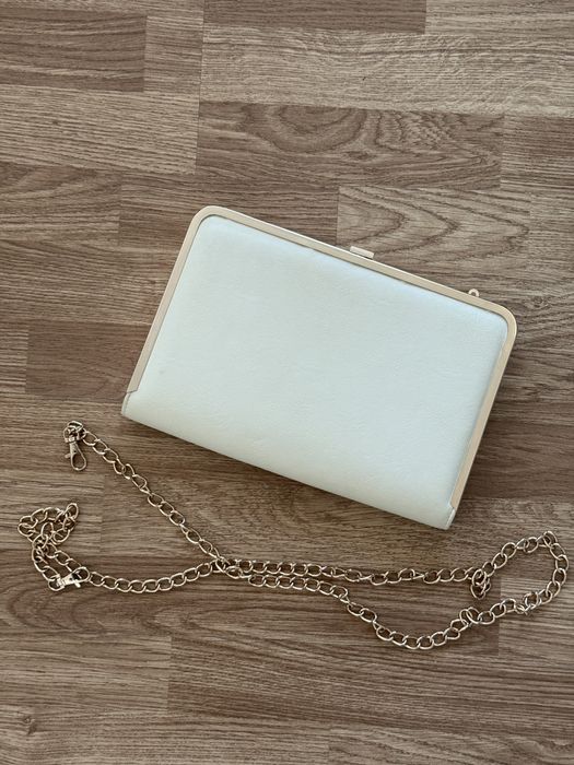 Бежова дамска чанта/клъч