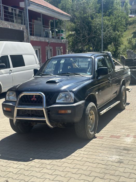 Mitsubishi L200.