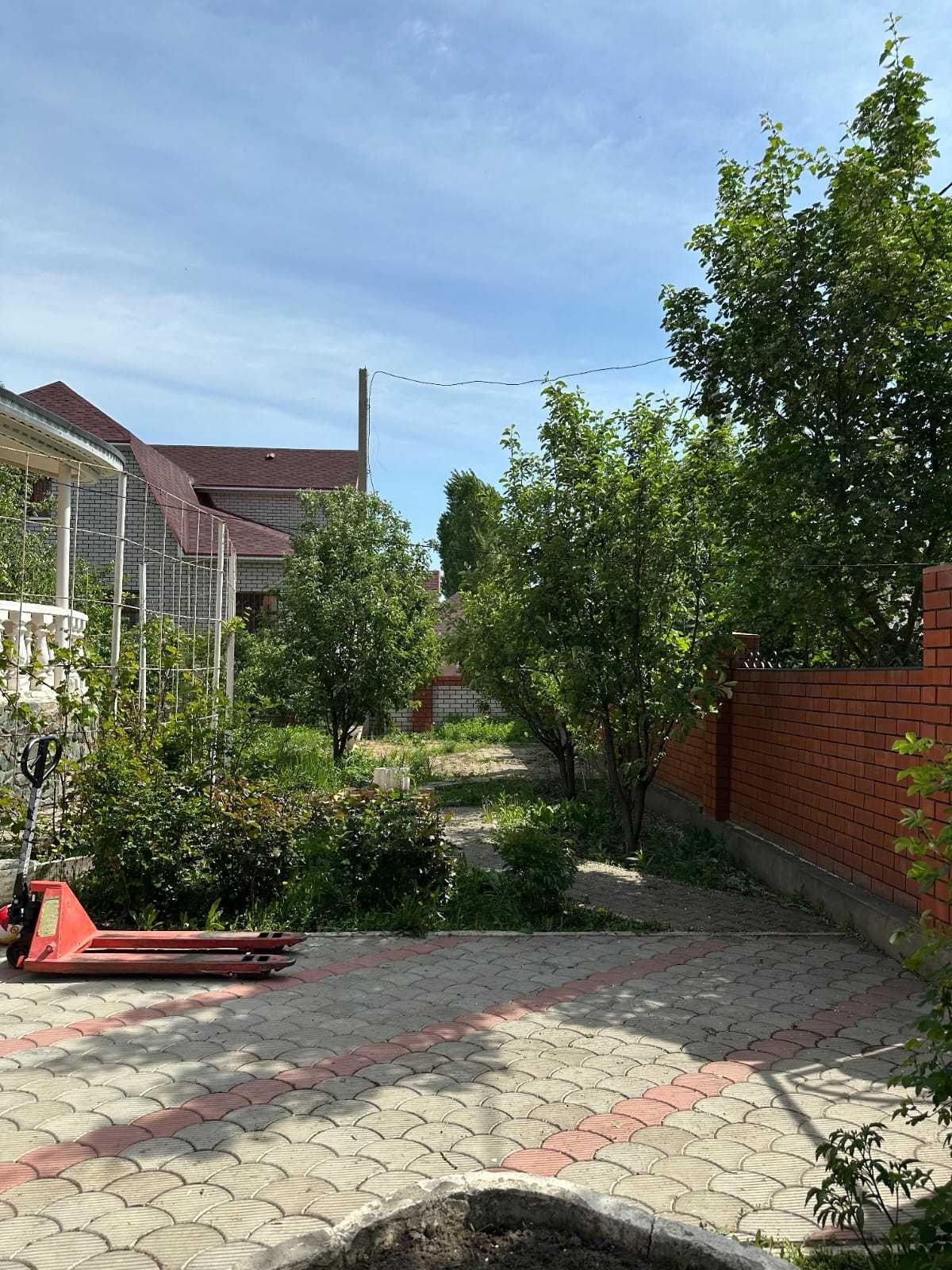 Продам коттедж в центре города р болашак/ в р Юнис сити
