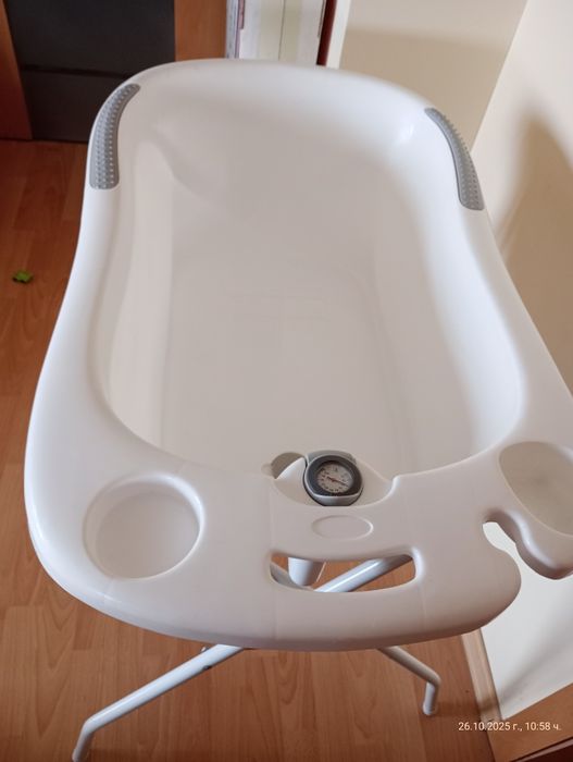 Вана със стойка и термометър Chipolino