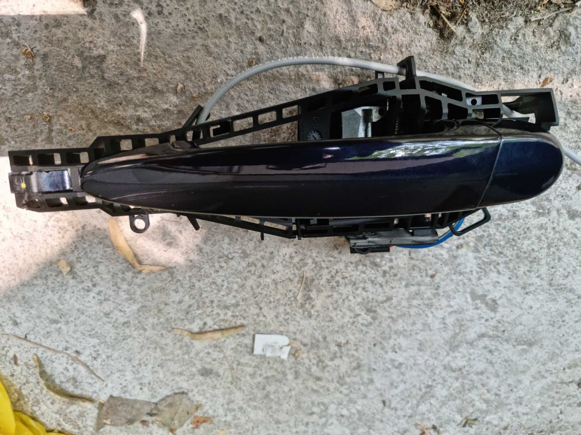 Дръжка за задна лява врата BMW F30 КЕЙЛЕС и Чисто нова панта