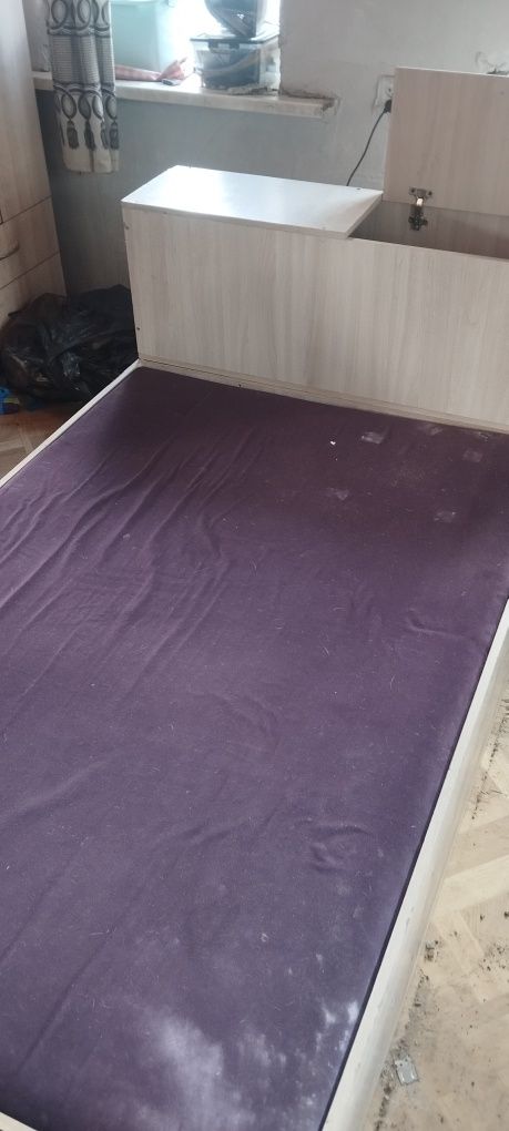 Кровать с ящиками для хранения