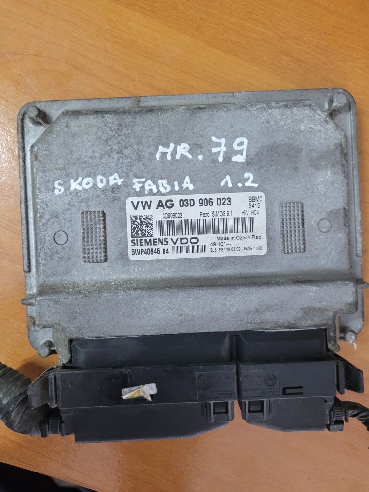 CALCULATOR motor SKODA FABIA 2 - 03D 906 023