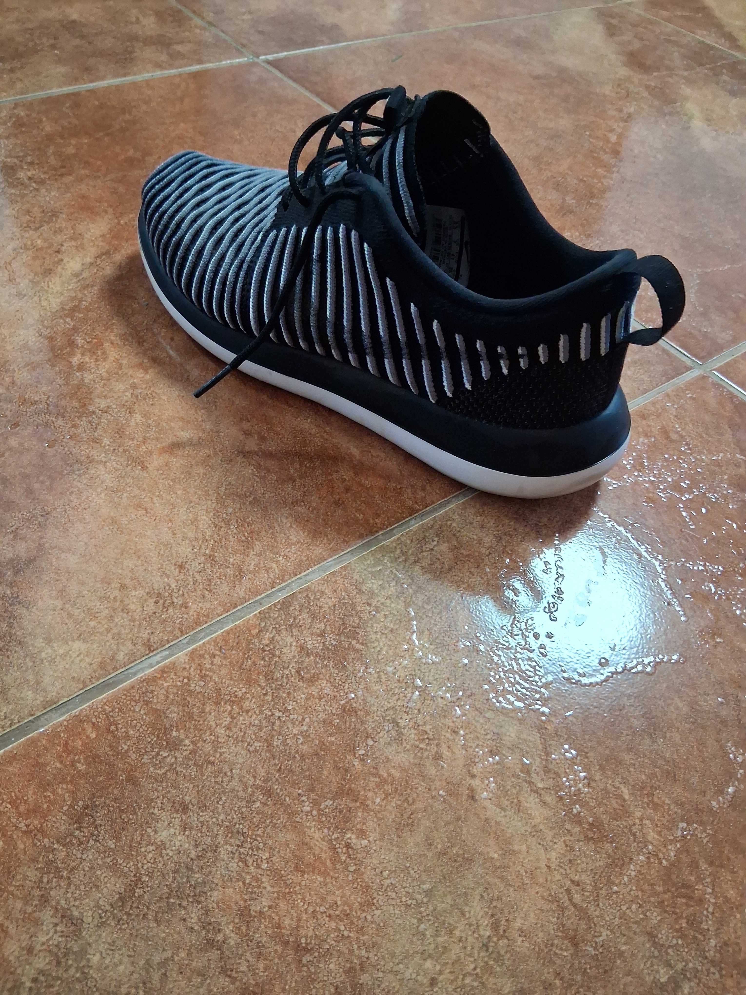 Adidasi nike roshe 41