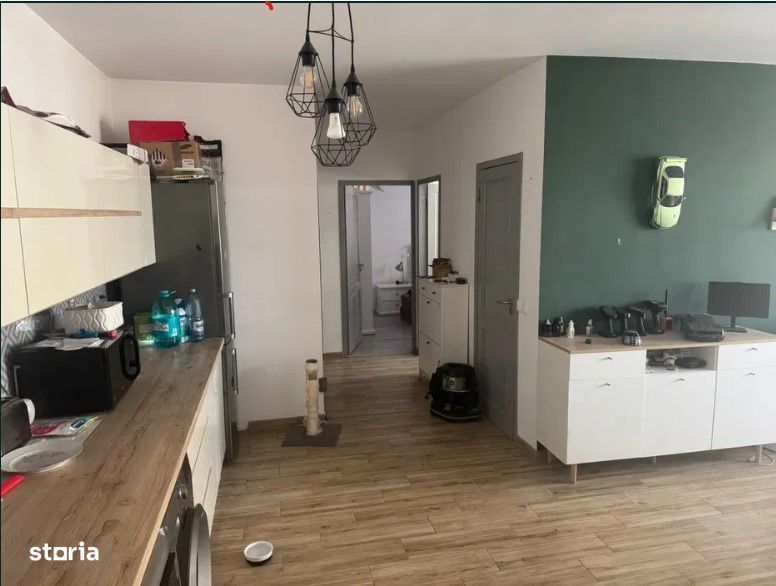 Oportunitate. 3 camere, parcare in Sanicoara