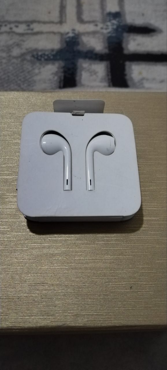 Продаётся Apple AirPods 2.1 /2.2 Кейс. Original 100%