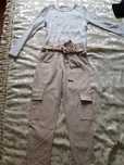 Pantaloni lungi crem si bluza albă