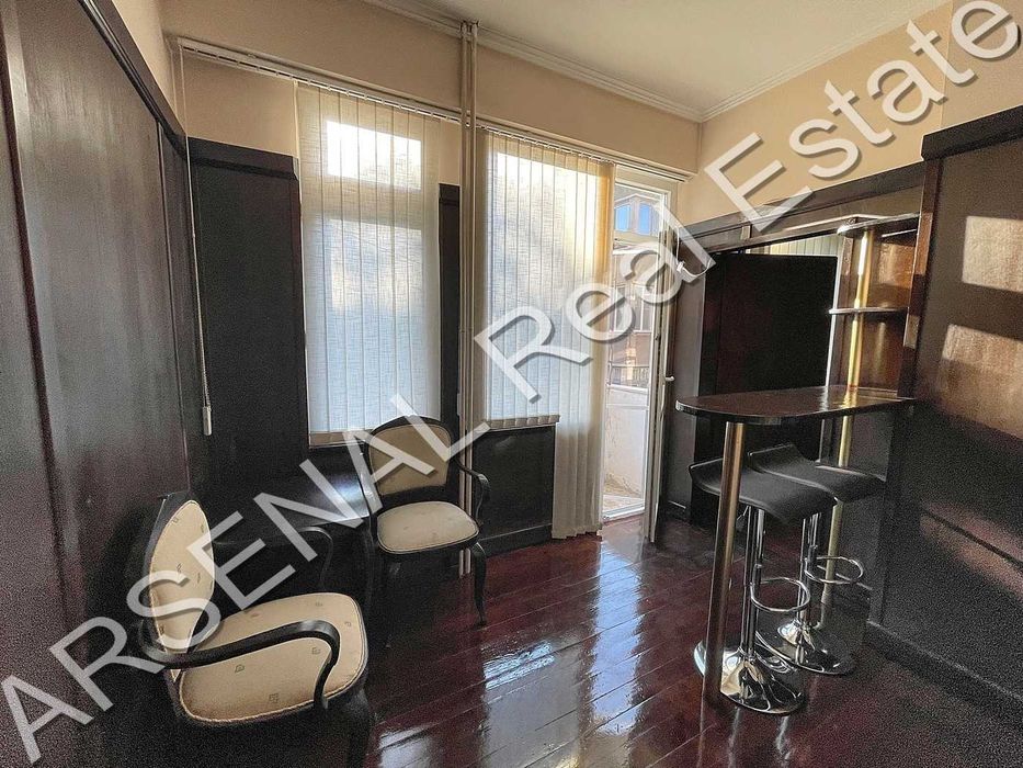 Дава се под наем Двустаен апартамент в София, Център - 60 кв.м за 500 € - Снимка #2