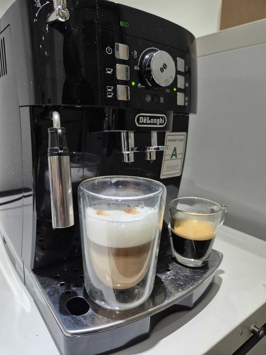 Espressor DeLonghi Magnifica S – funcționează impecabil!