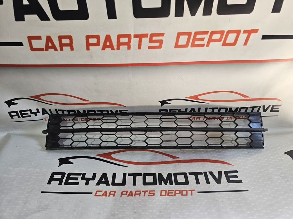 Grila inferioara bara fata Skoda Rapid dupa 2013 cod 5JA853677