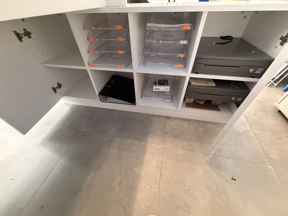 Офис Мебели - шкаф 2бр, бюро - 2бр, офис столове