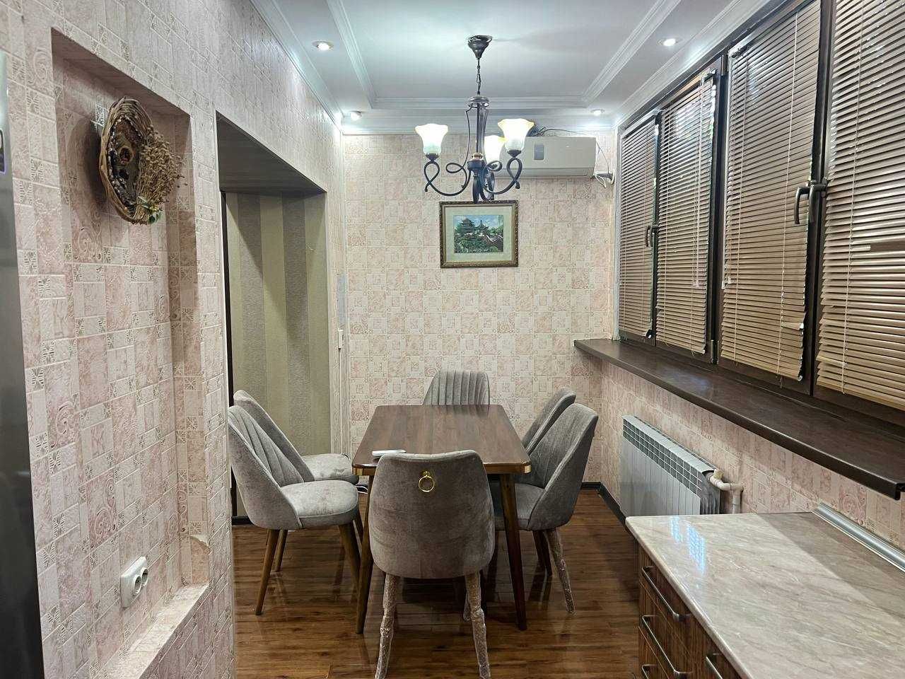 Продаётся 2х комнатная квартира - БИЙ ( 171 школа ) - 55м2