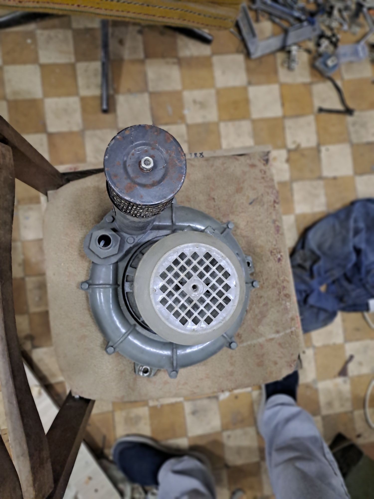 Продаётся советский газовый насос новый.