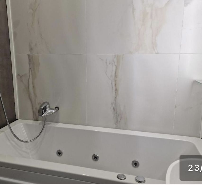 Дава се под наем Тристаен апартамент в Варна, Център - 100 кв.м за 1500 € - Снимка #7