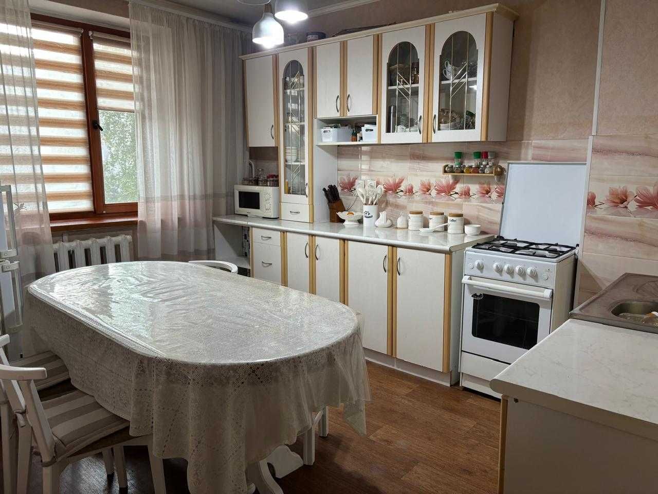 ПРОДАЕТСЯ 3-х комнатная квартира в мкр.8
