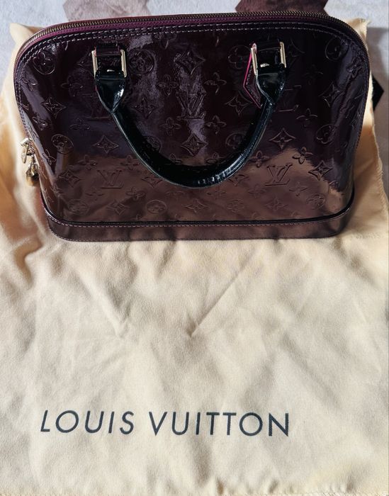 Продам сумку брендовую LV